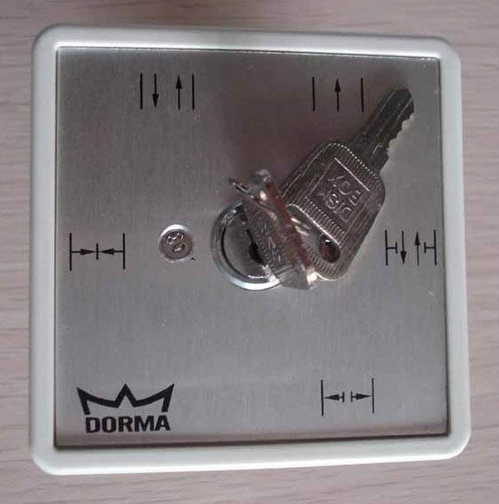 多瑪自動(dòng)門(mén)